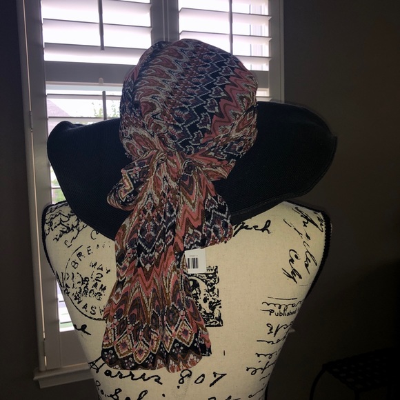 Anthropologie Scarf Hat. New with tags. - Picture 3 of 6